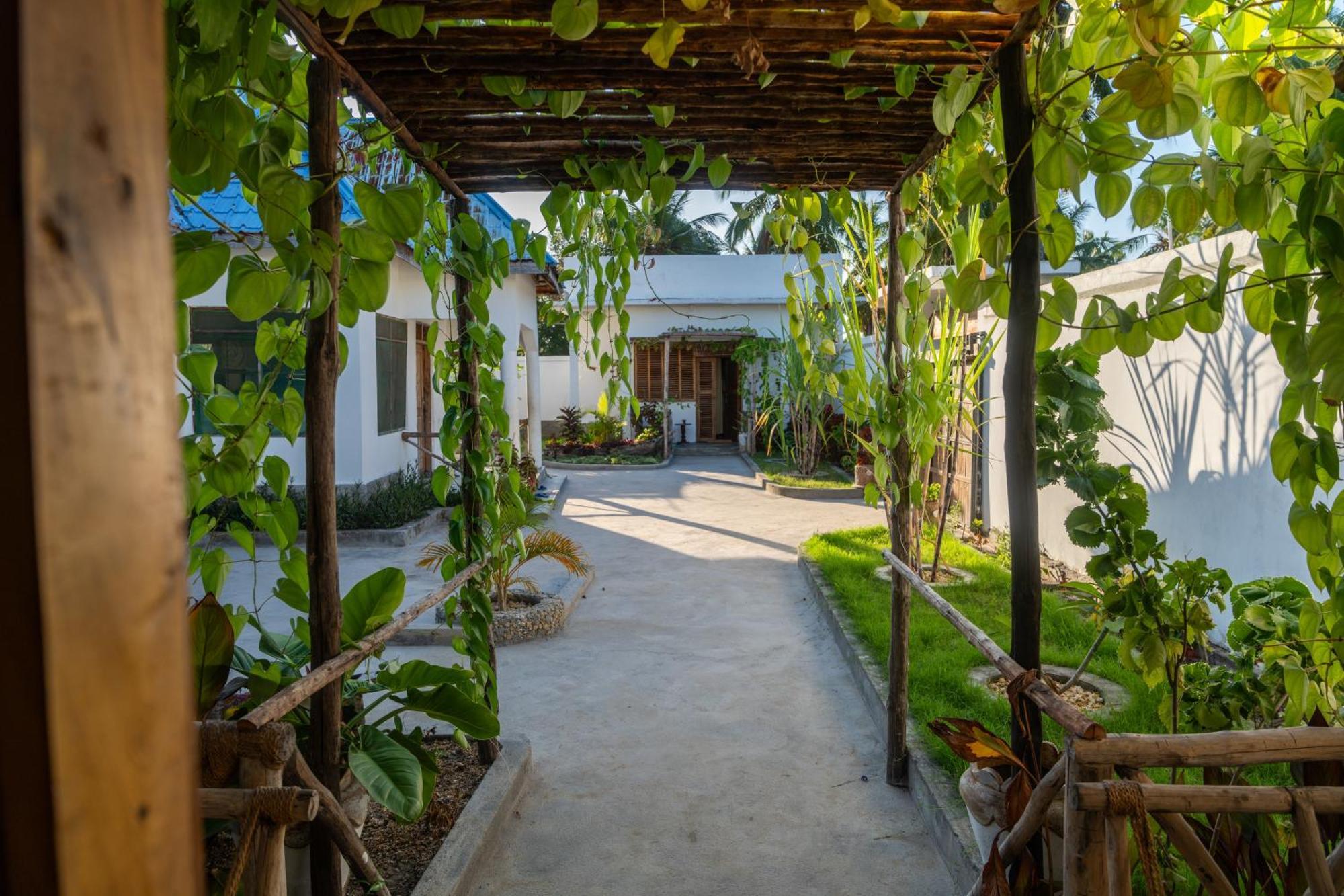 Mafia Island Bungalows Utende Екстер'єр фото