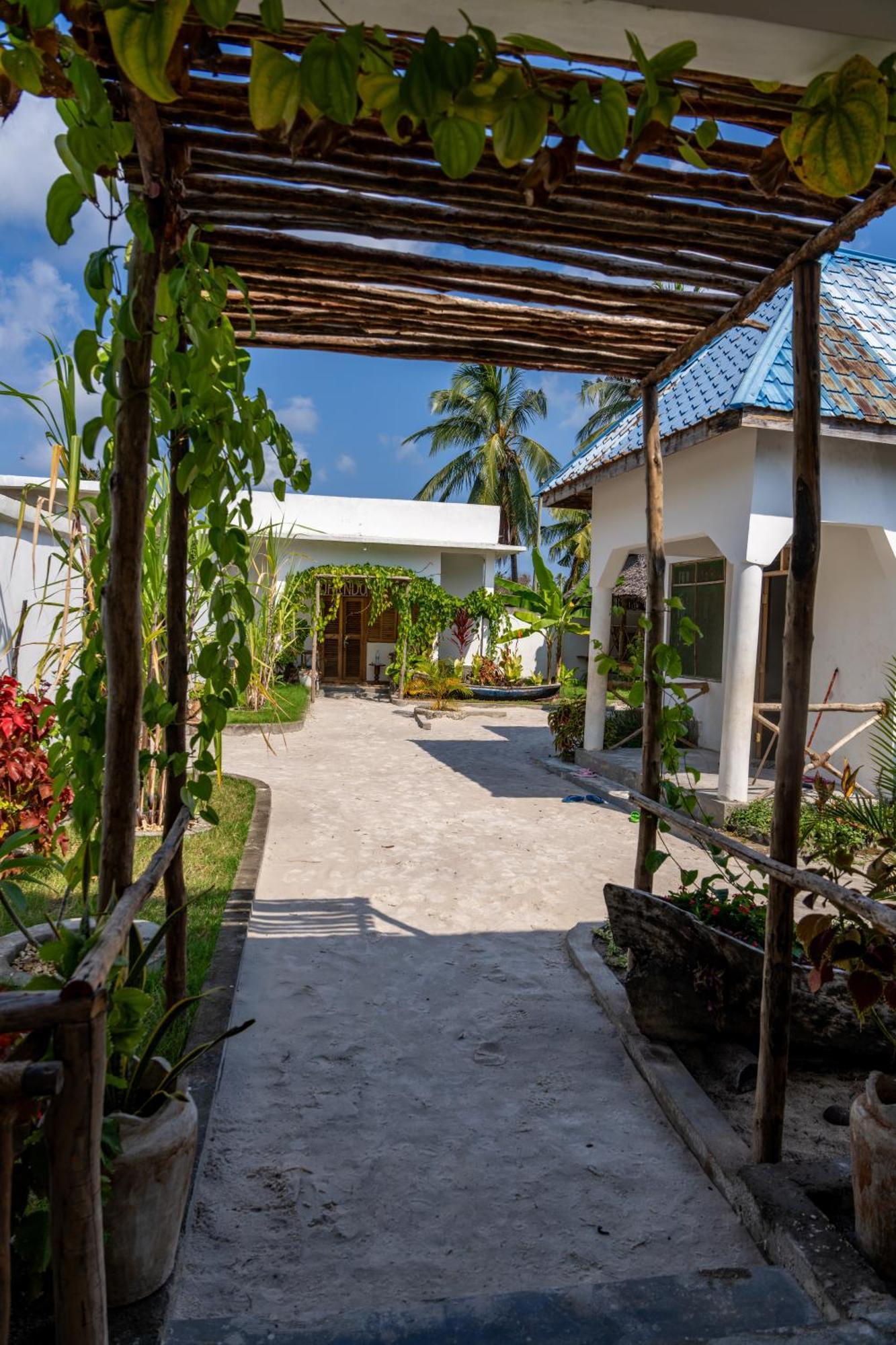 Mafia Island Bungalows Utende Екстер'єр фото