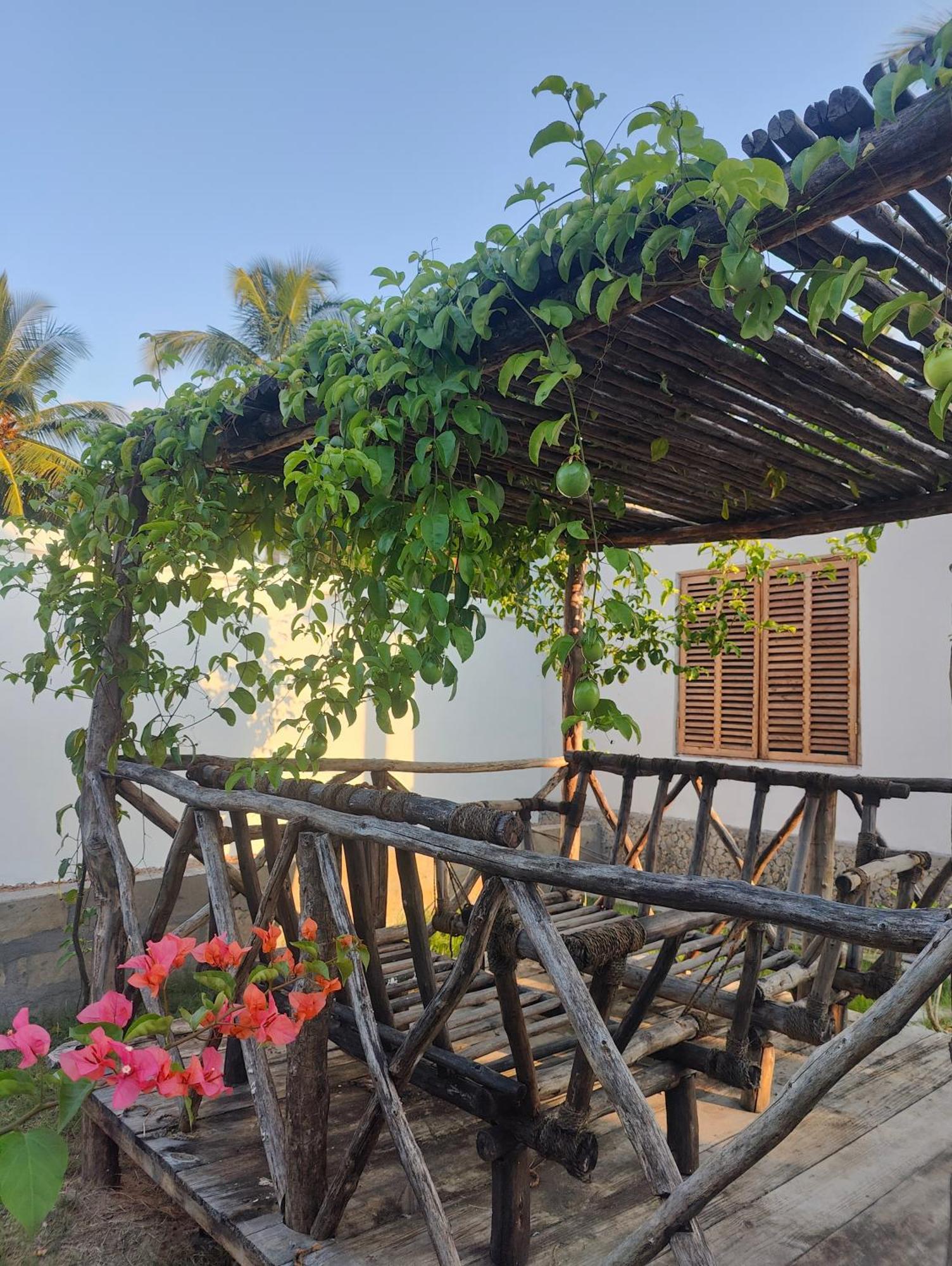 Mafia Island Bungalows Utende Екстер'єр фото